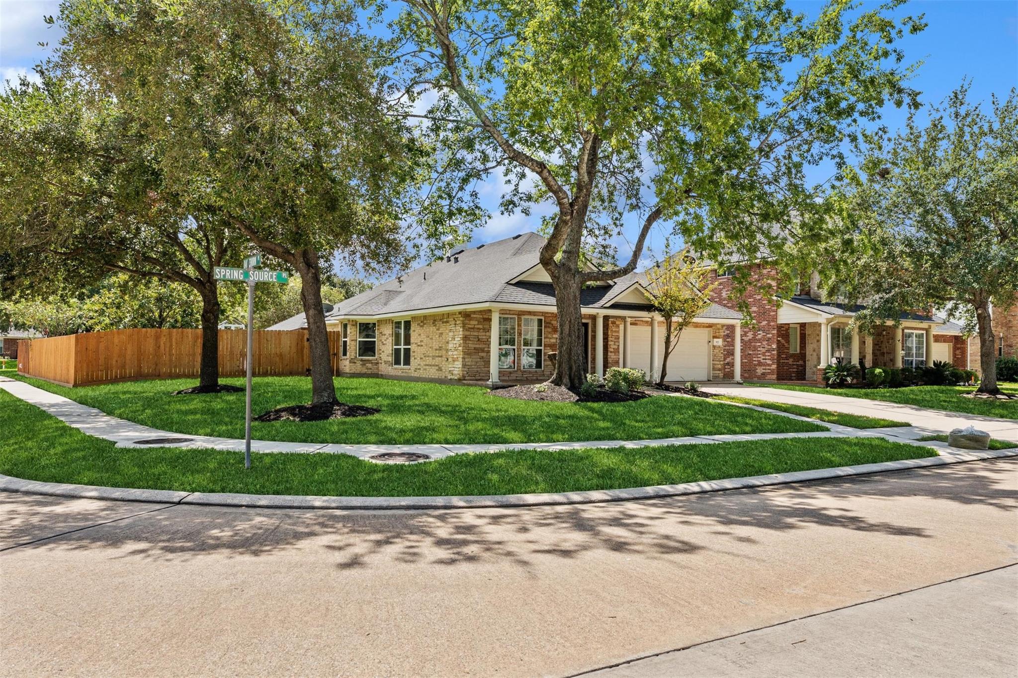 922 Spring Source Place, Spring, TX 77373 — photo 2
