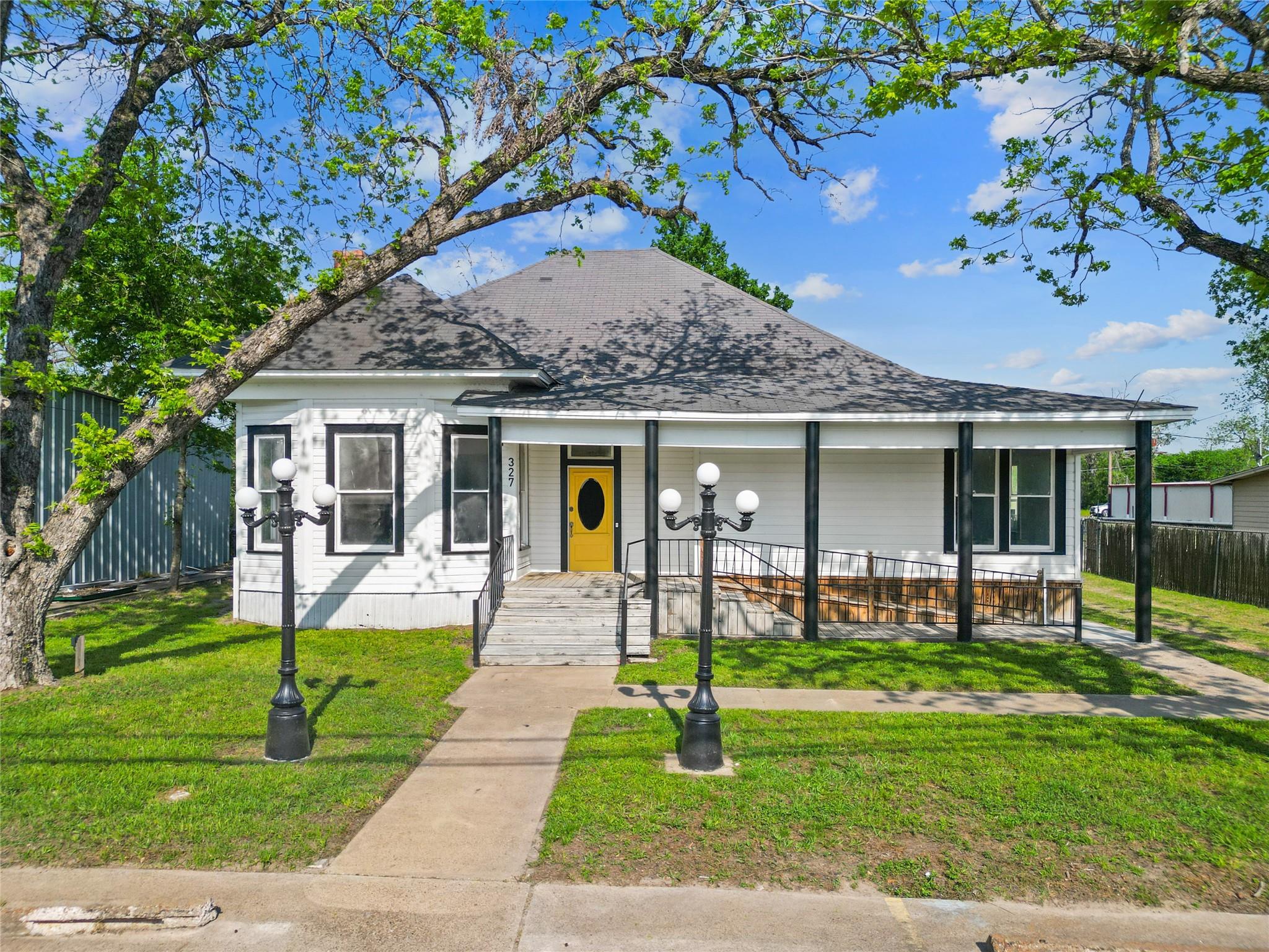 327 S Robb Street — photo