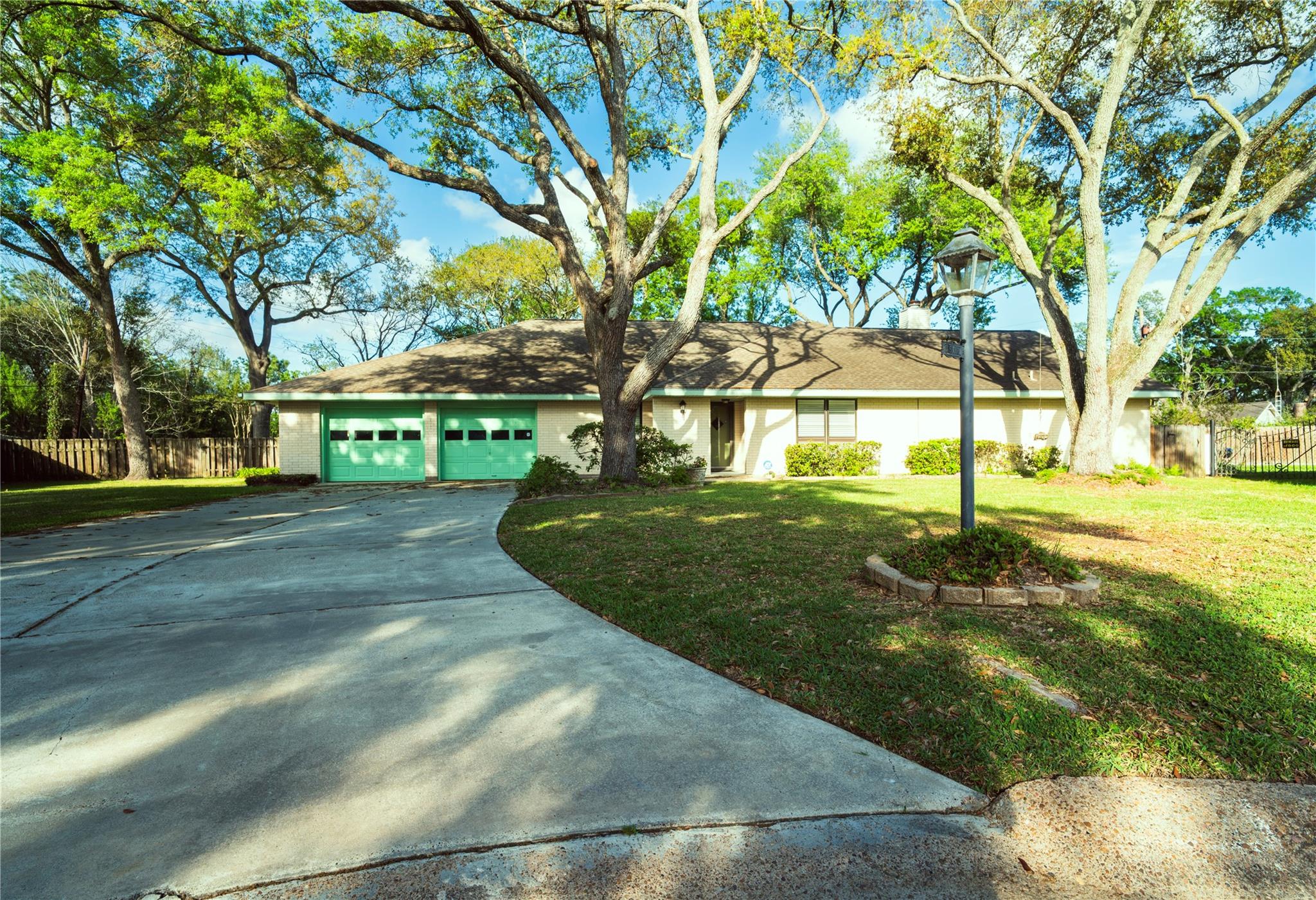 1716 Tara Circle — photo