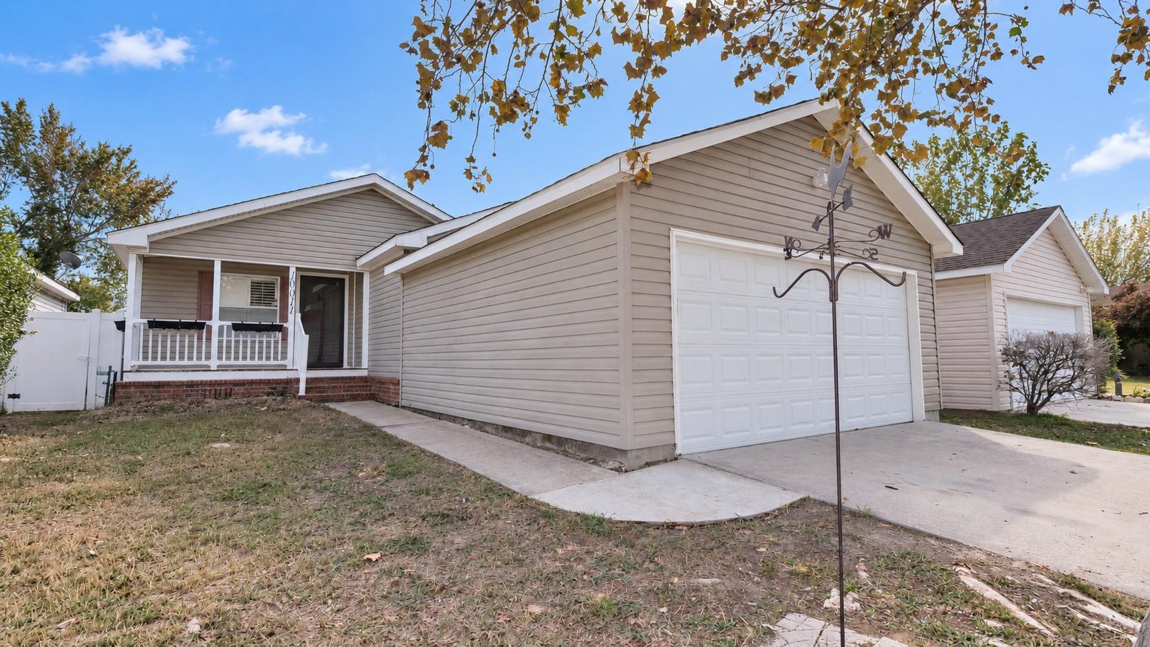 10011 Berrybriar Lane — photo