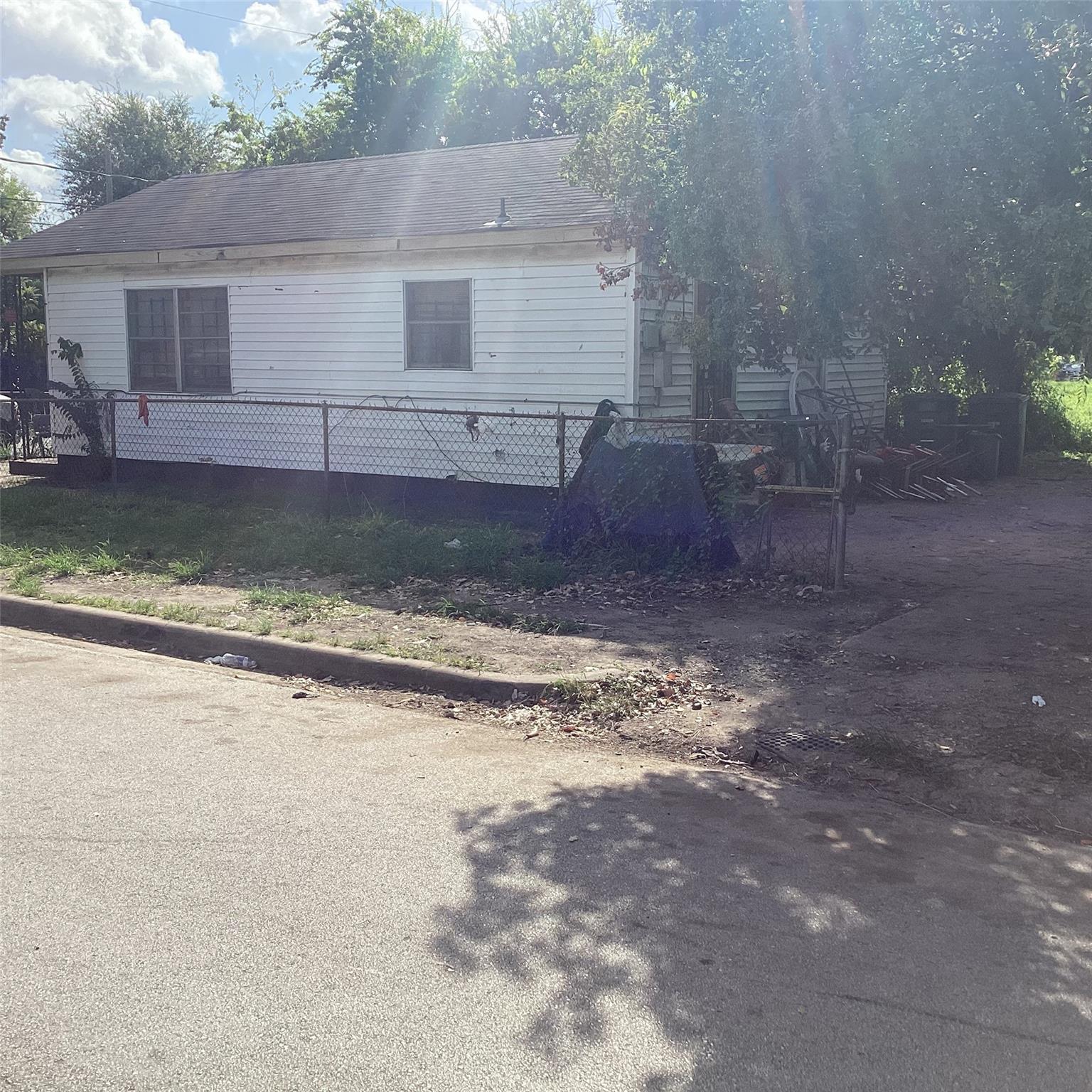 3450 Drew Street — photo