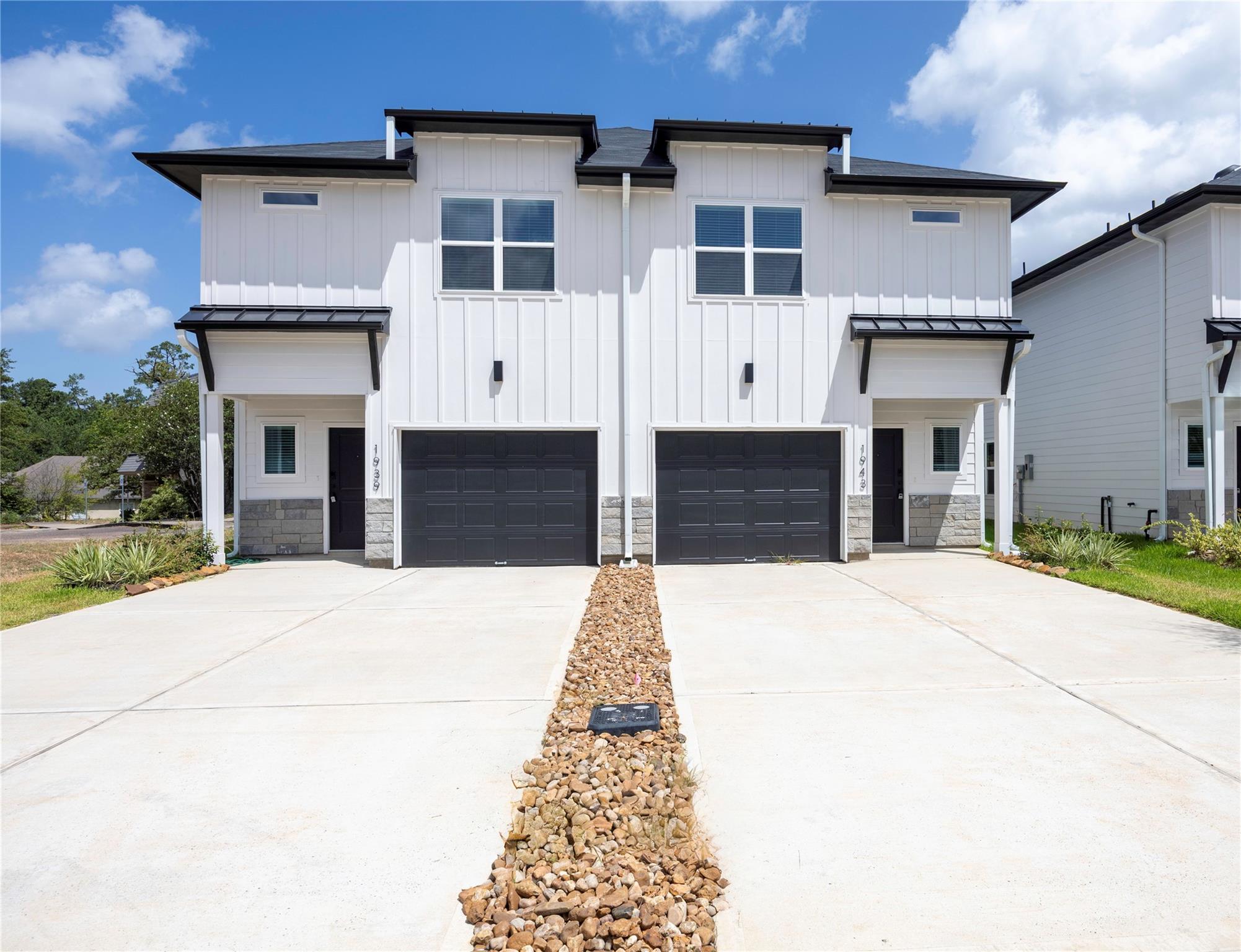 1939 Longmire Villas Court — photo