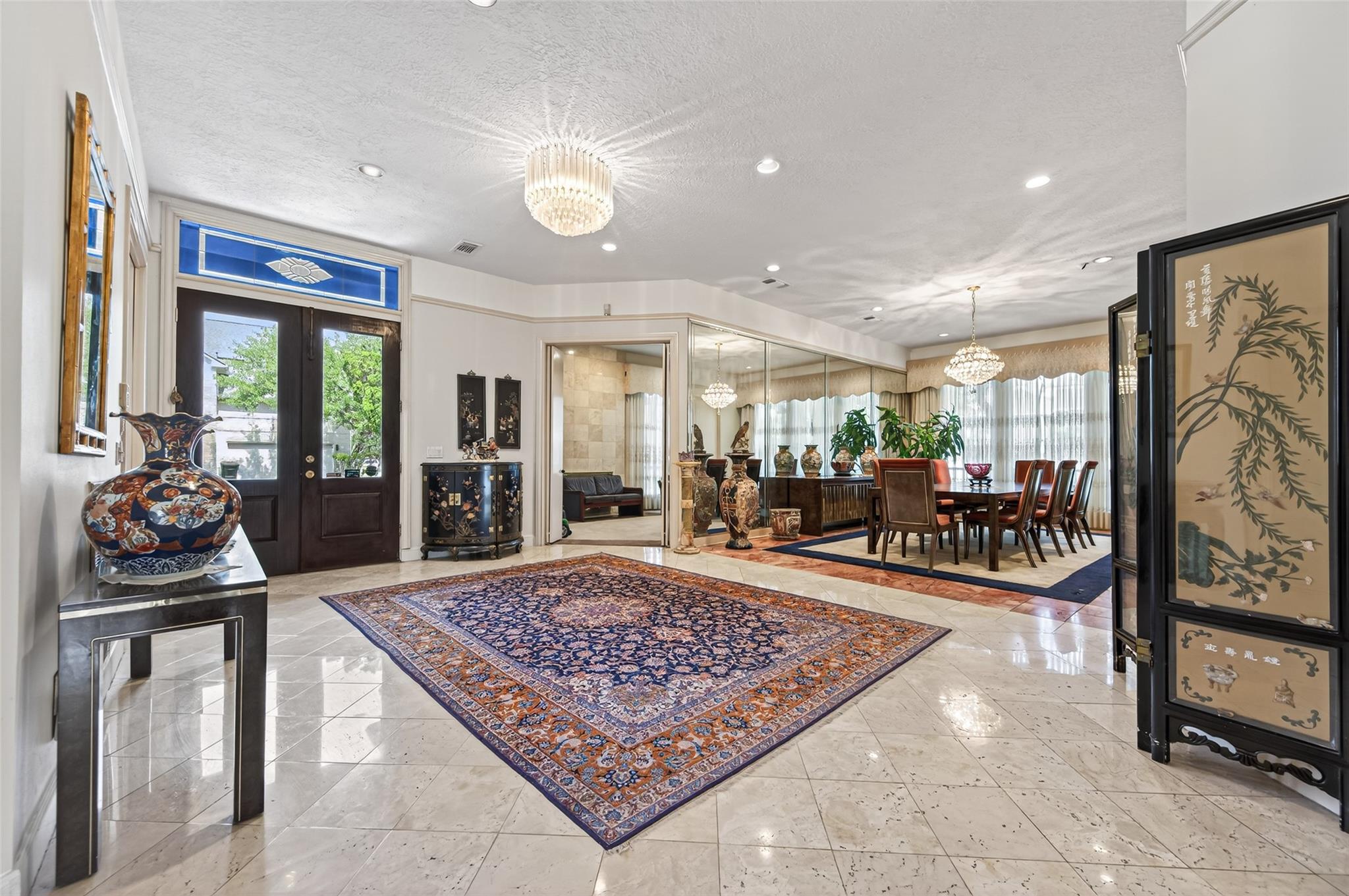 8103 Lake Edge Court — photo