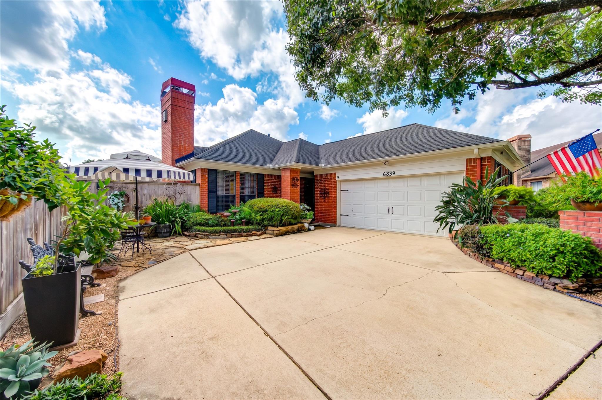 6839 Hertford Park Drive — photo