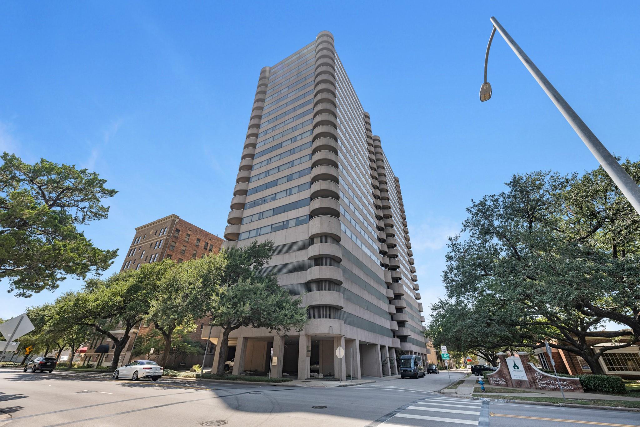 5000 Montrose Boulevard #15C — photo