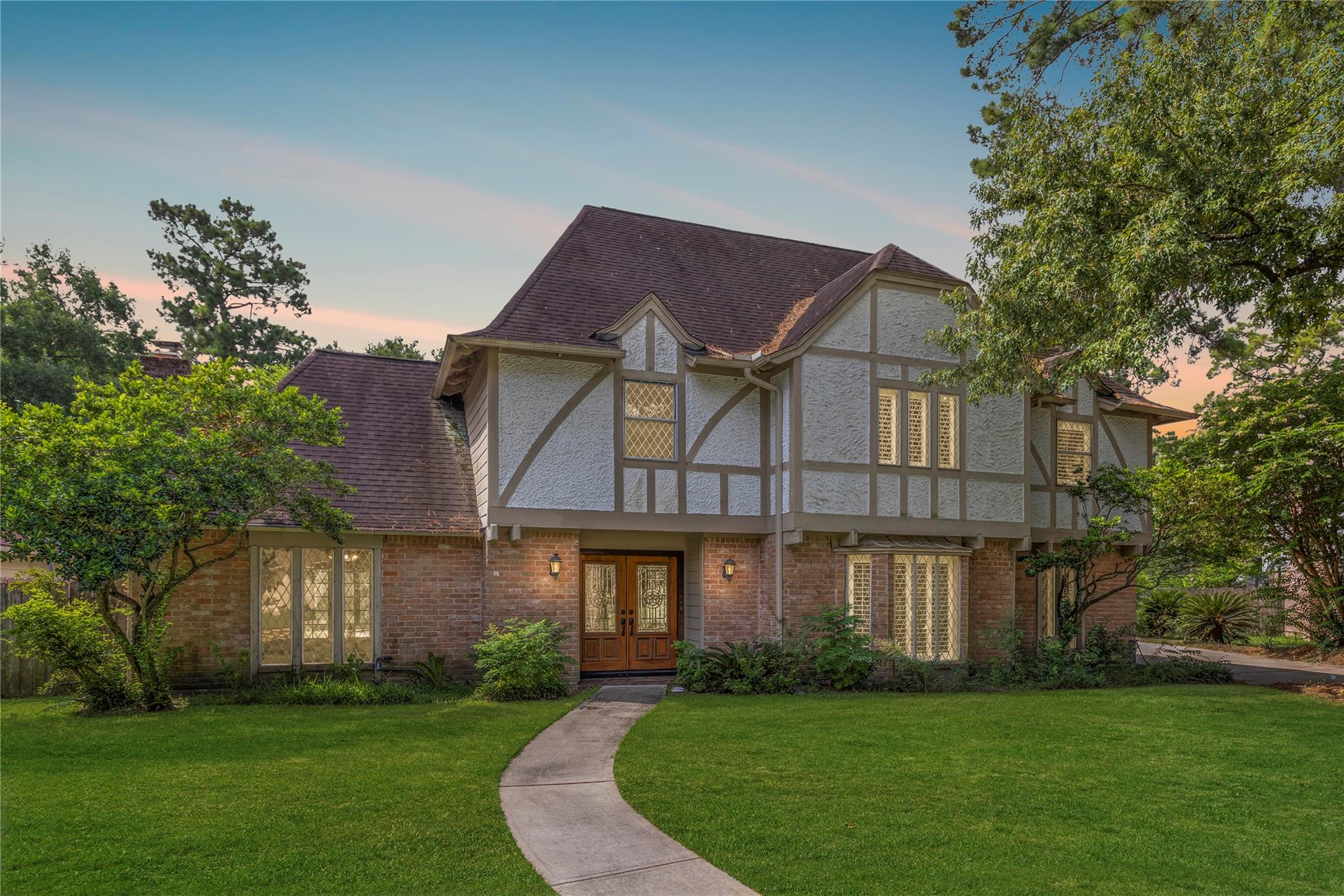 8215 Winding Hill Lane — photo