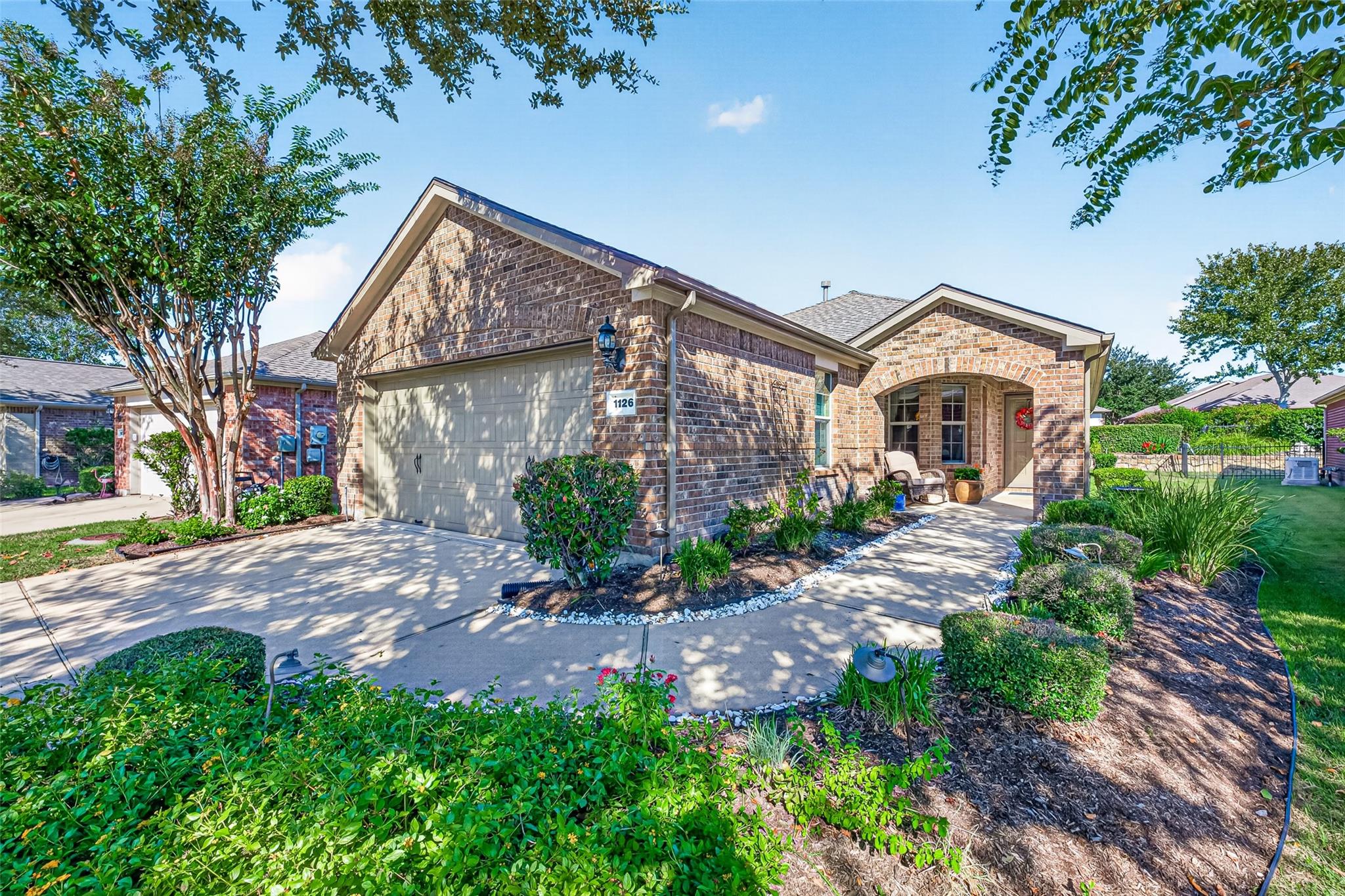 1126 Oleander Way — photo