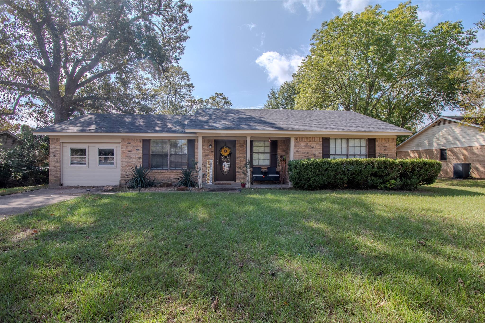 803 Woolley Circle — photo