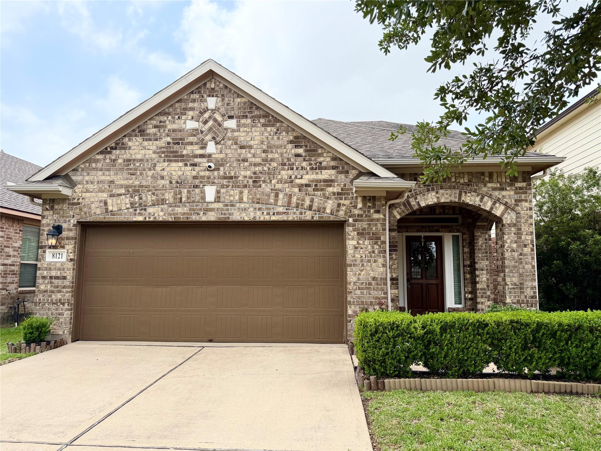 8121 E Pine Creek Bend — photo