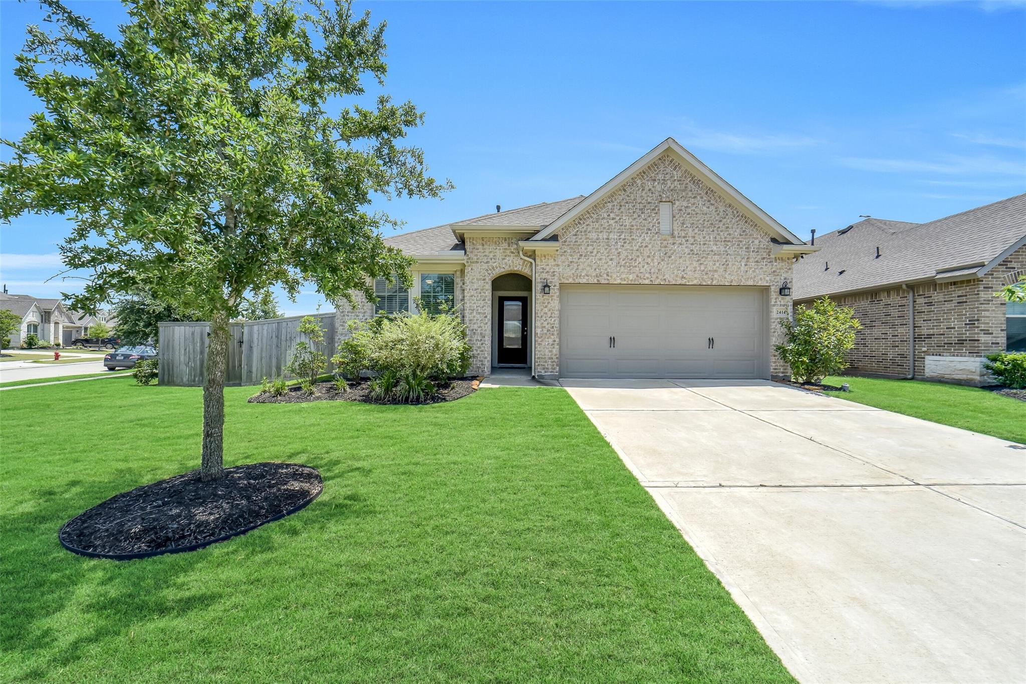 2414 Lemon Grass Drive — photo
