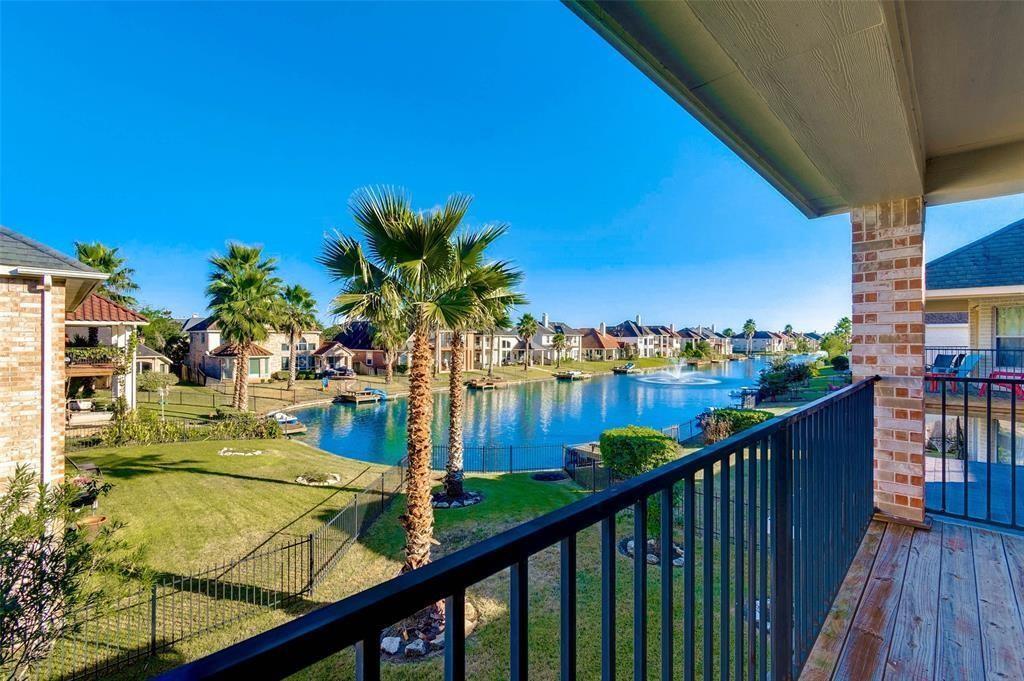 14207 Hawkesbury Court — photo