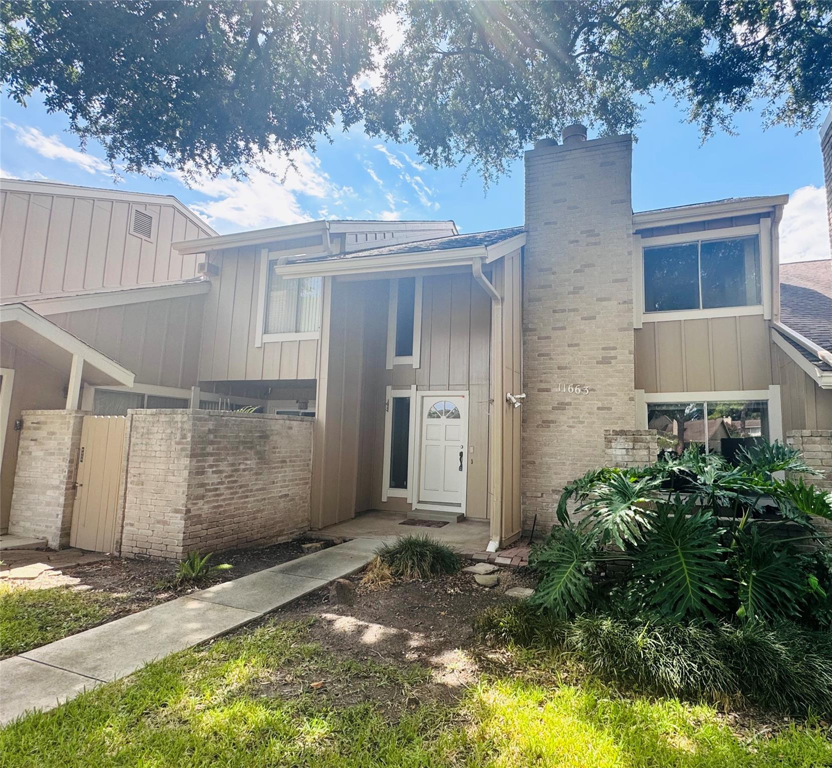 11663 Village Place Drive — photo