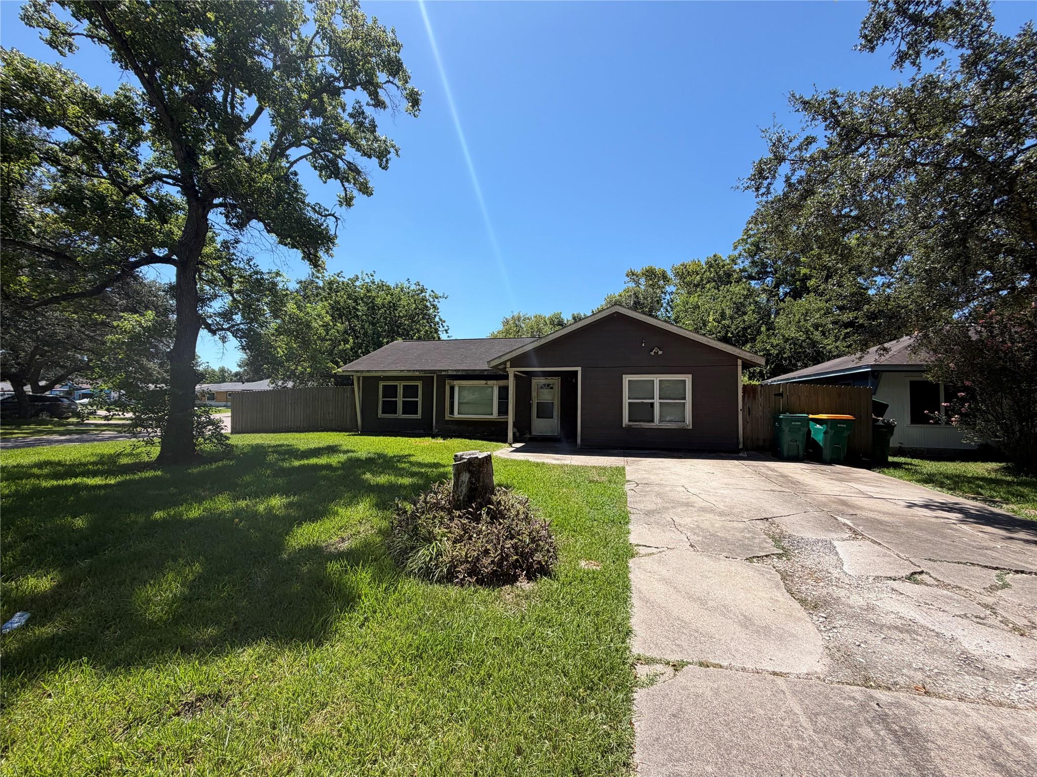 2631 N Camp Circle — photo