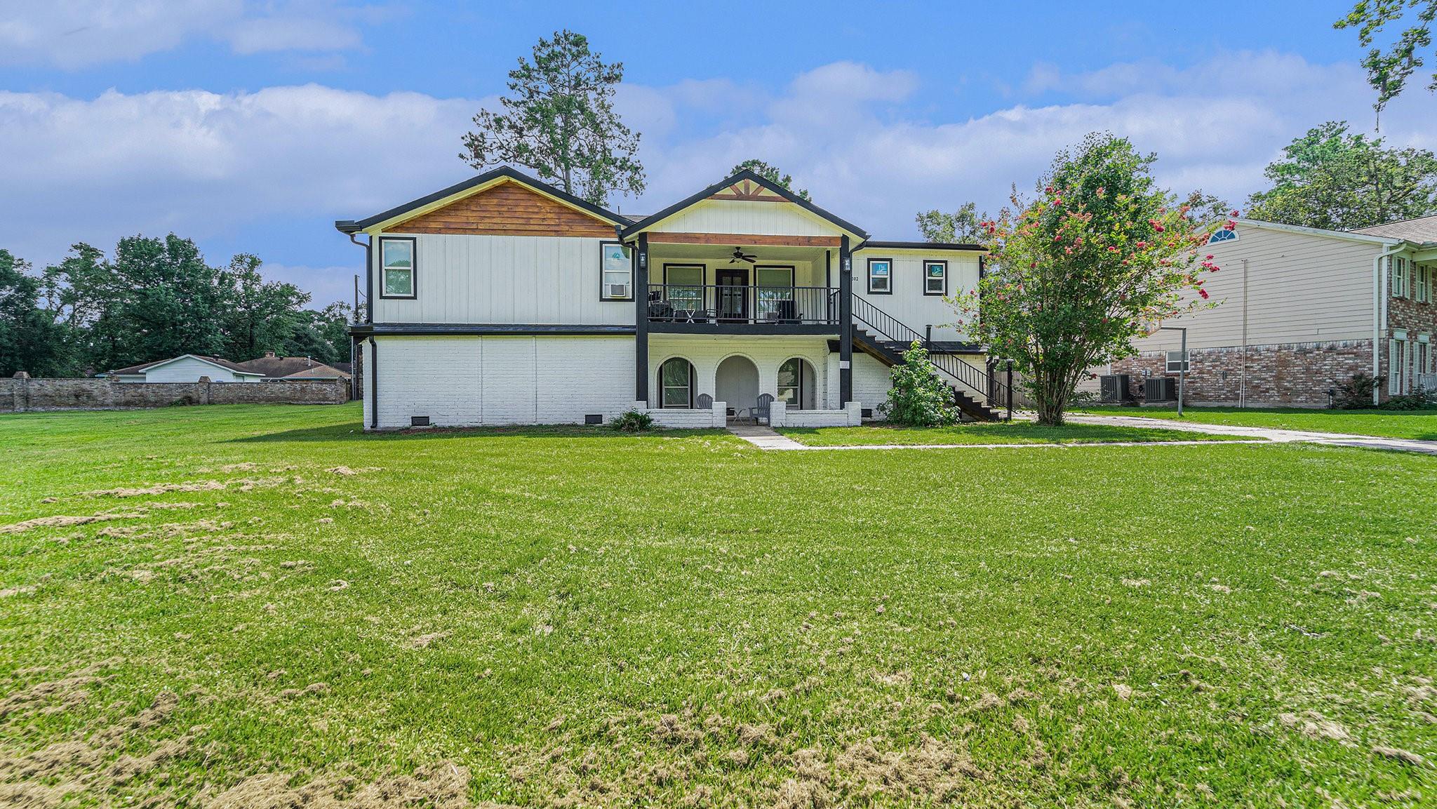 302 Brook Hollow Drive — photo
