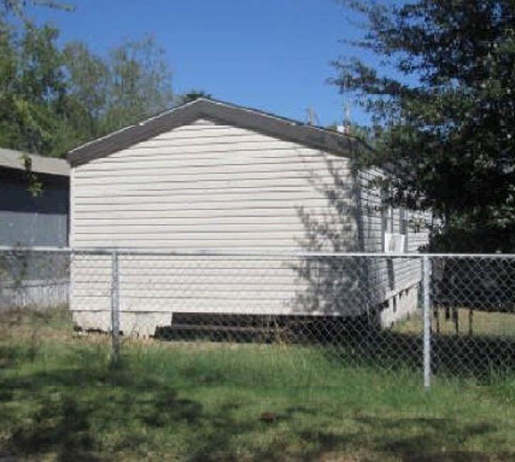 701 Jay, Cotulla, TX 78014 — photo 2