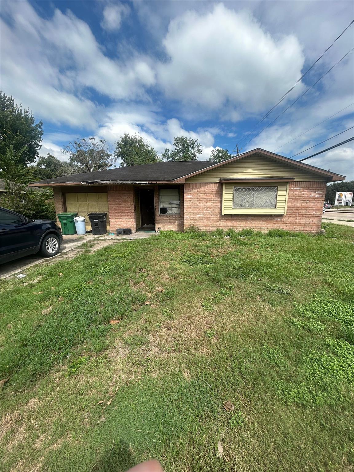 5502 Maywood Dr — photo