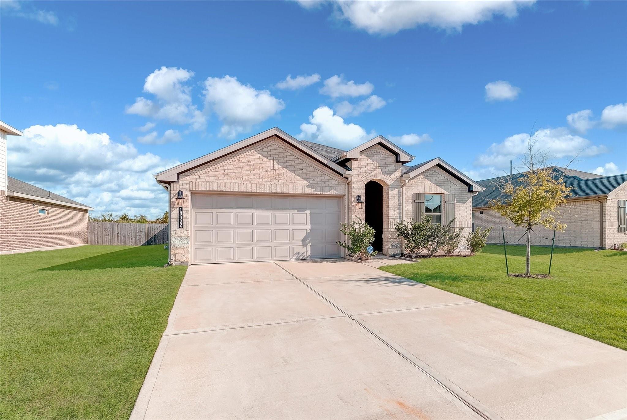 10002 Palm Royal Drive — photo