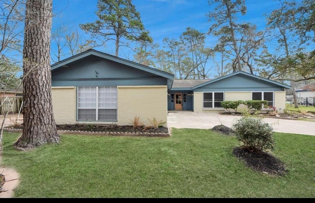 26206 Maplewood Drive — photo
