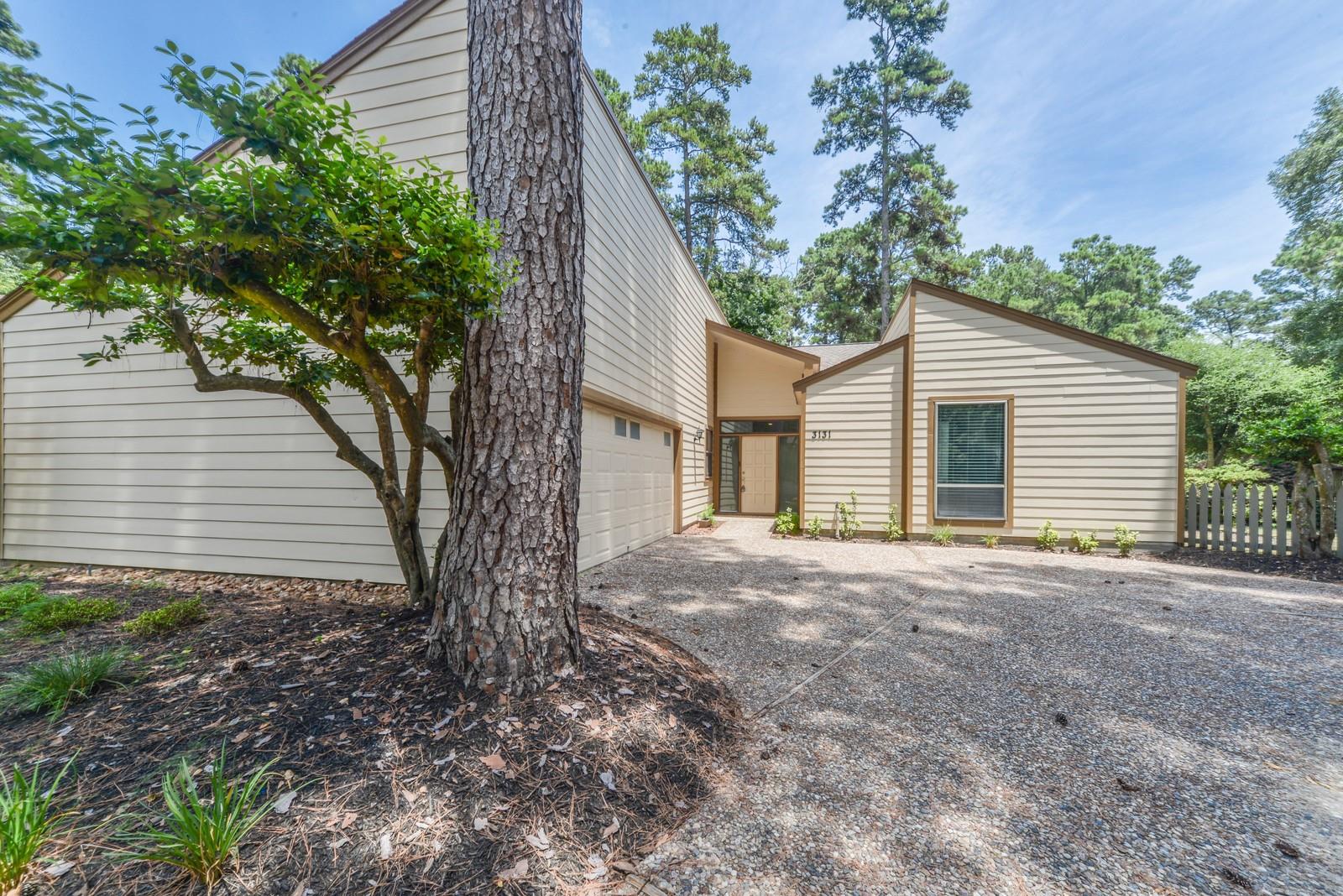 3131 Royal Crescent Drive — photo