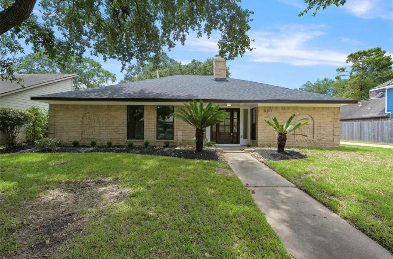 8811 Tavistock Drive — photo