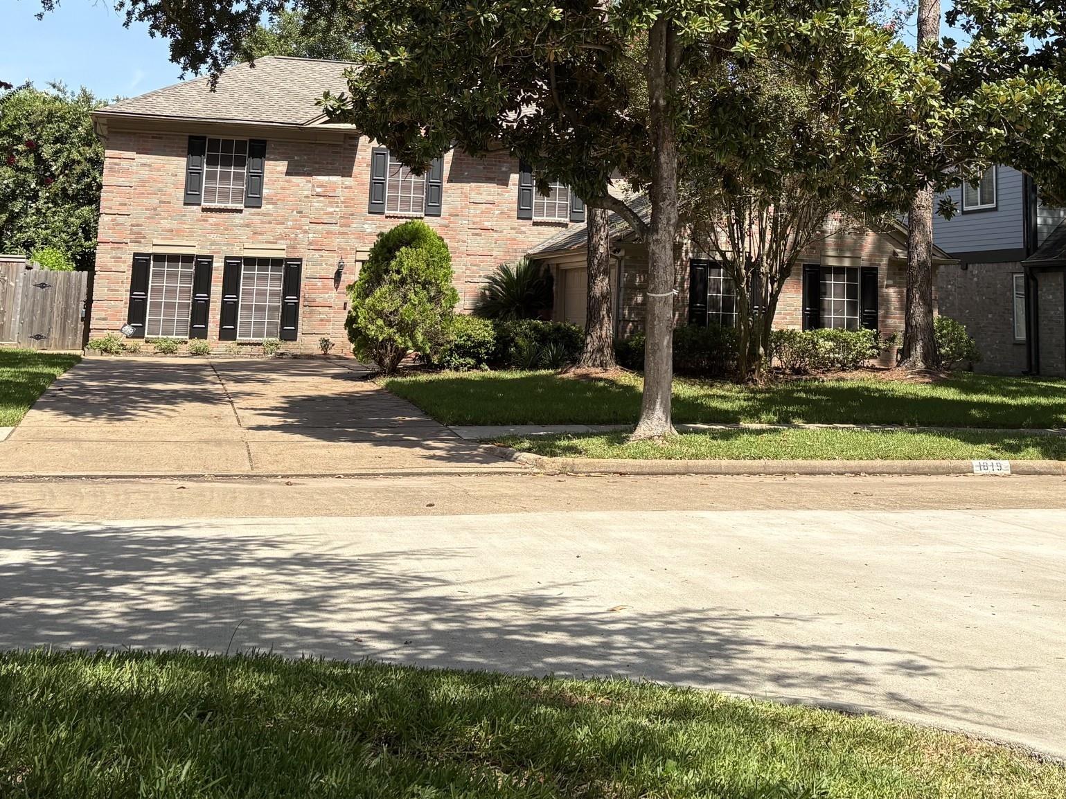 1819 Riverbend Crossing — photo