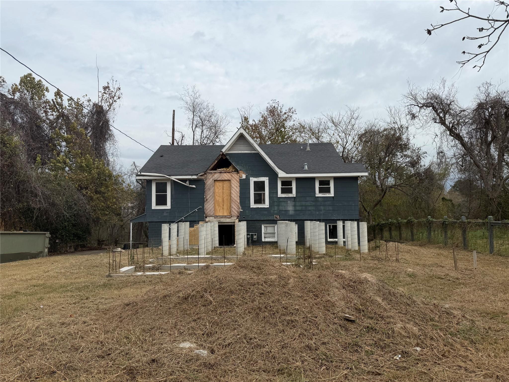 611 Mathis Street — photo