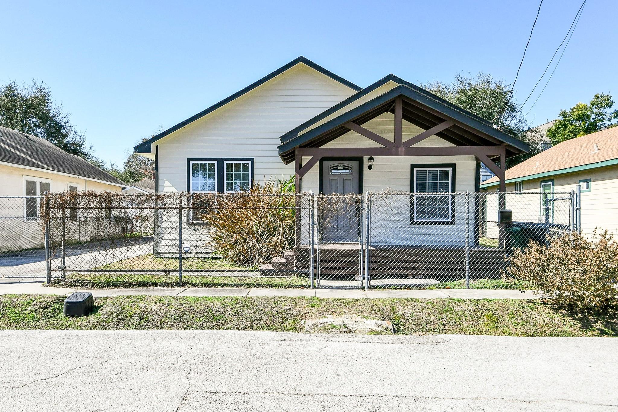 2119 Carter Street — photo