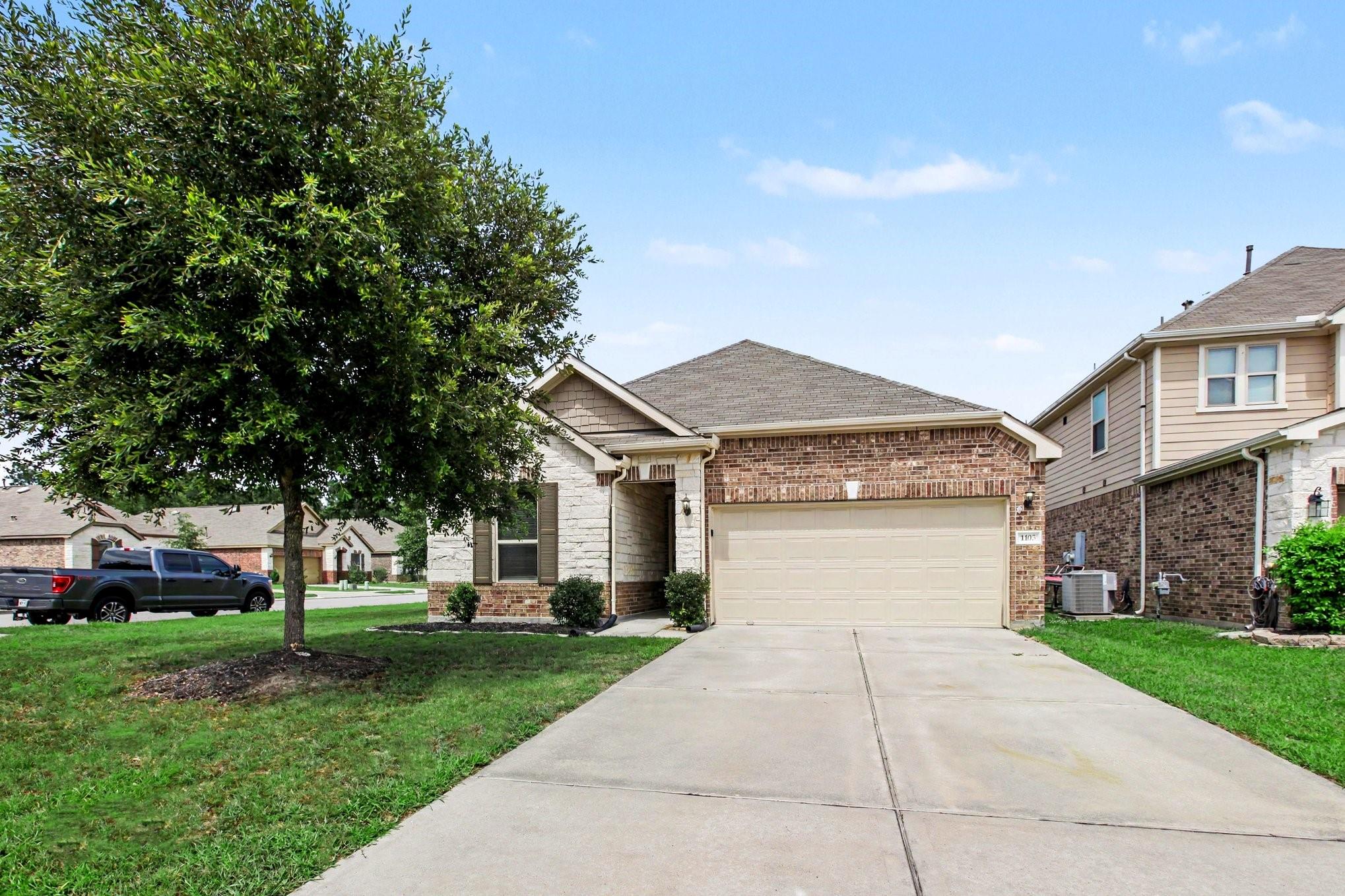 1103 Swinford Court — photo