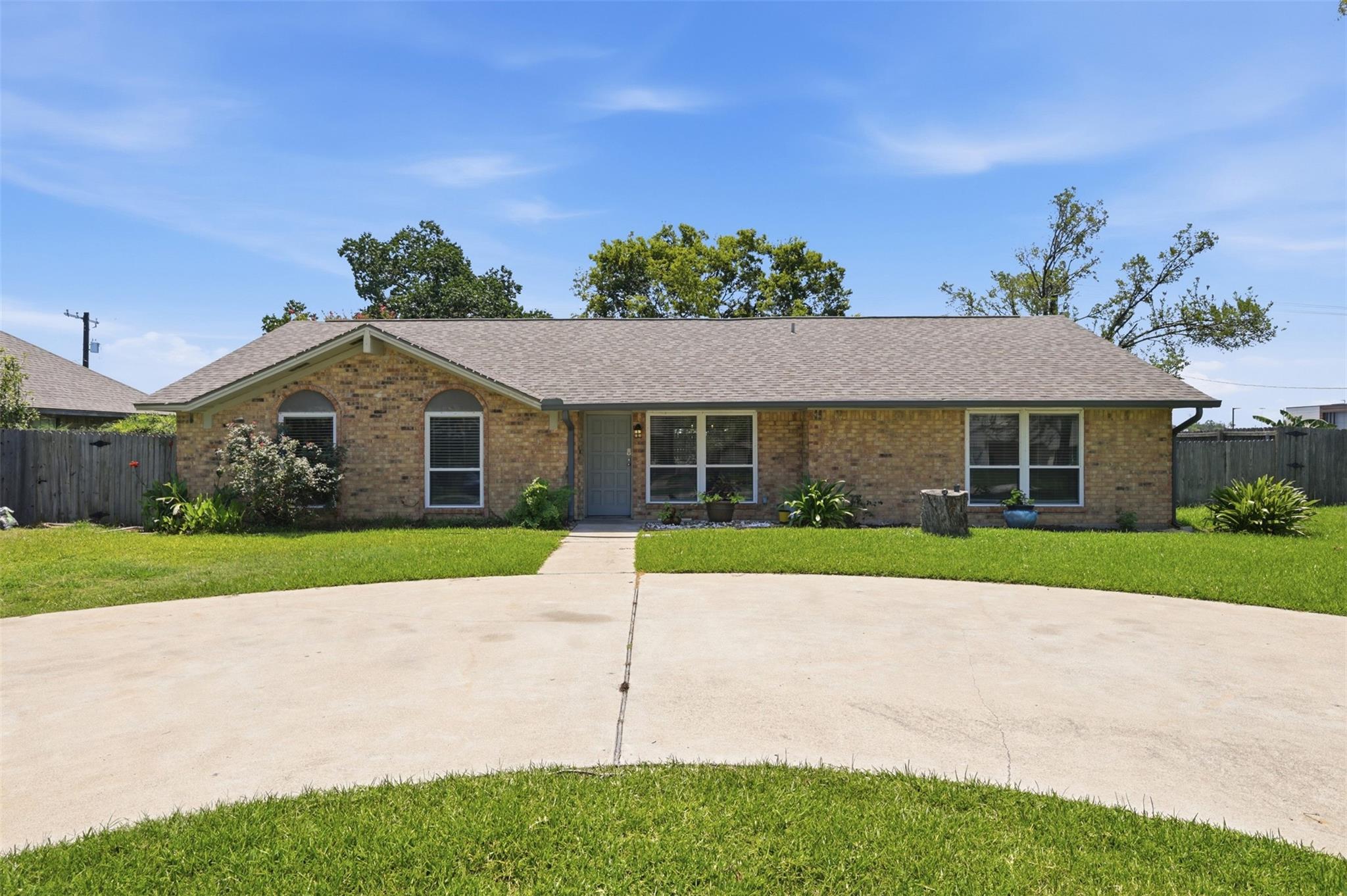 2210 Quail Hollow Drive — photo