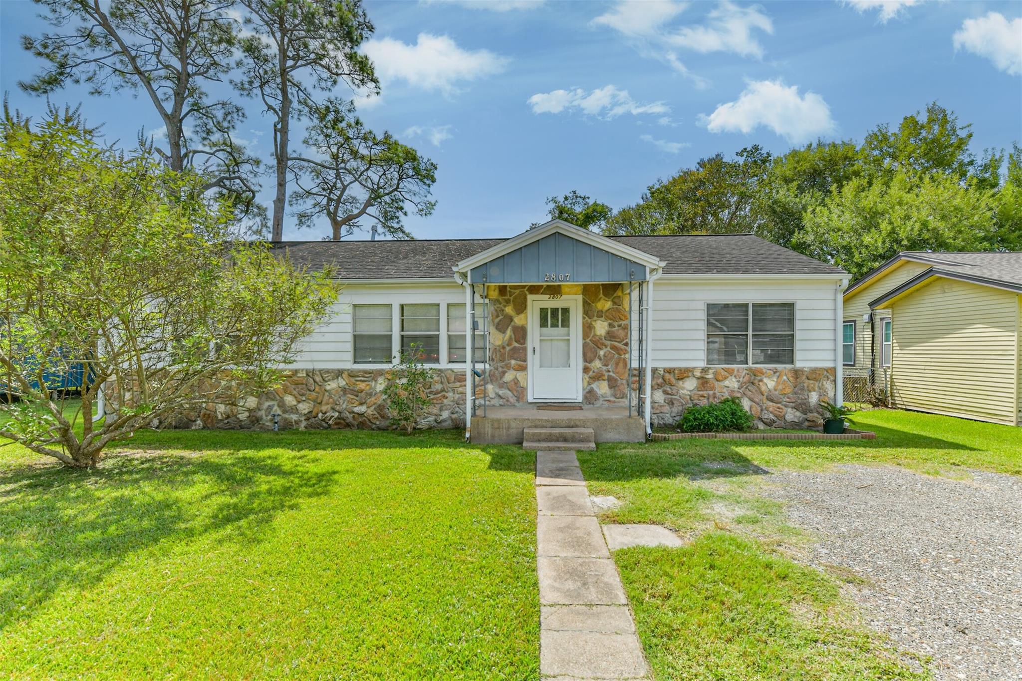 2807 Fannin Street — photo