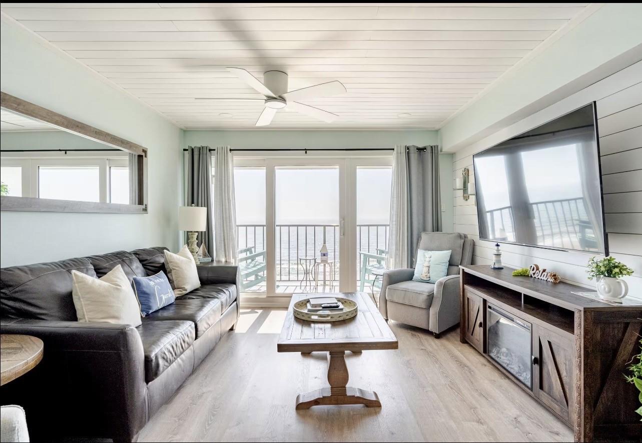 7310 Seawall Boulevard #806 — photo