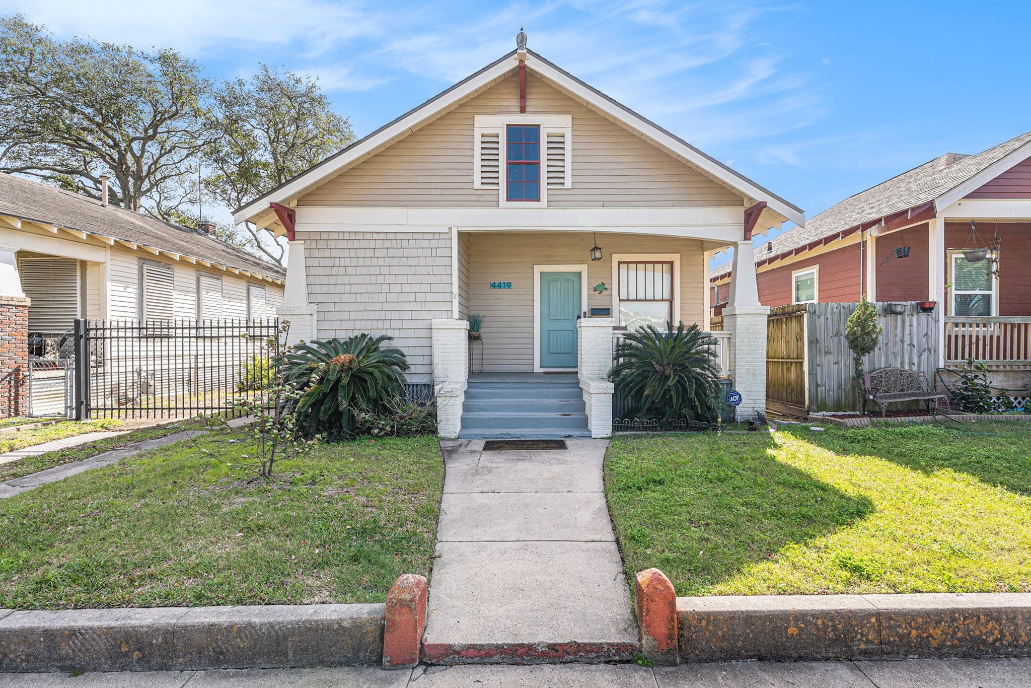 4419 Avenue Q 1/2 — photo