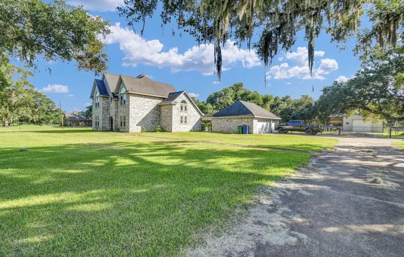1314 Remington Court — photo