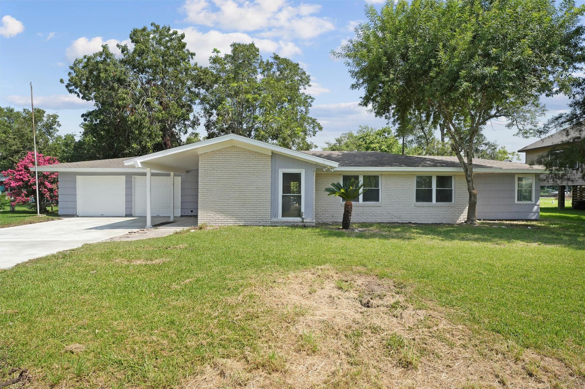 606 Meadowlawn Street — photo