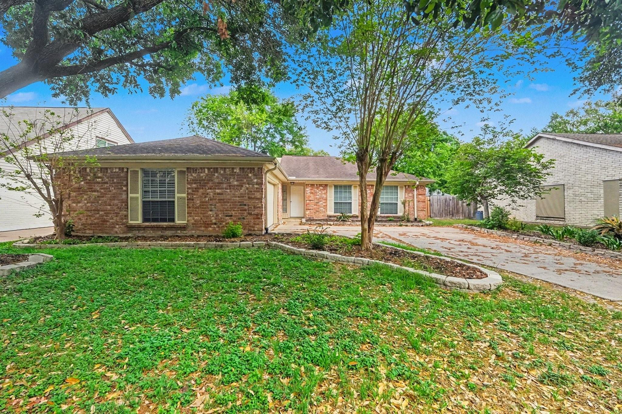 22206 Fincastle Drive — photo