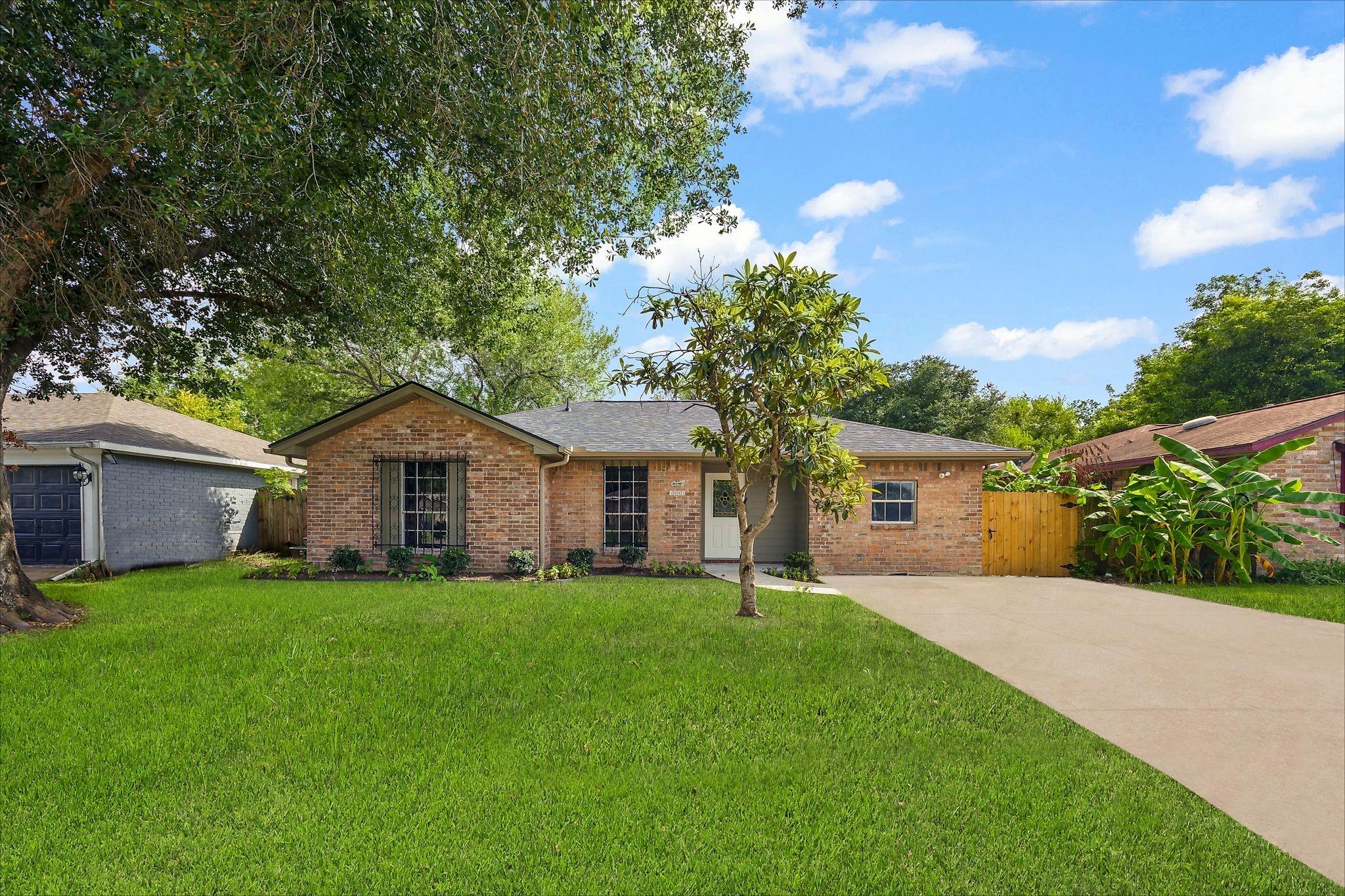 5115 Beechaven Street — photo