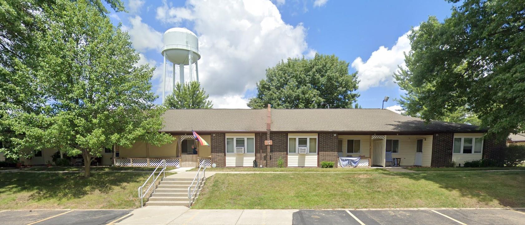 669 Oak Court Drive — photo