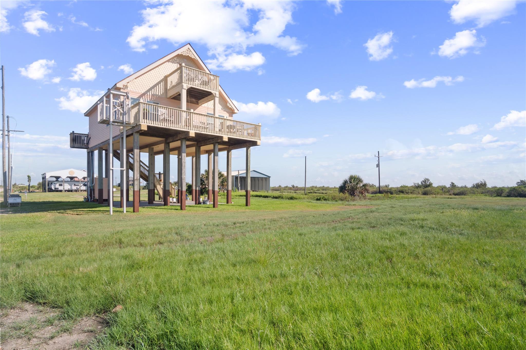1044 Waco Road — photo