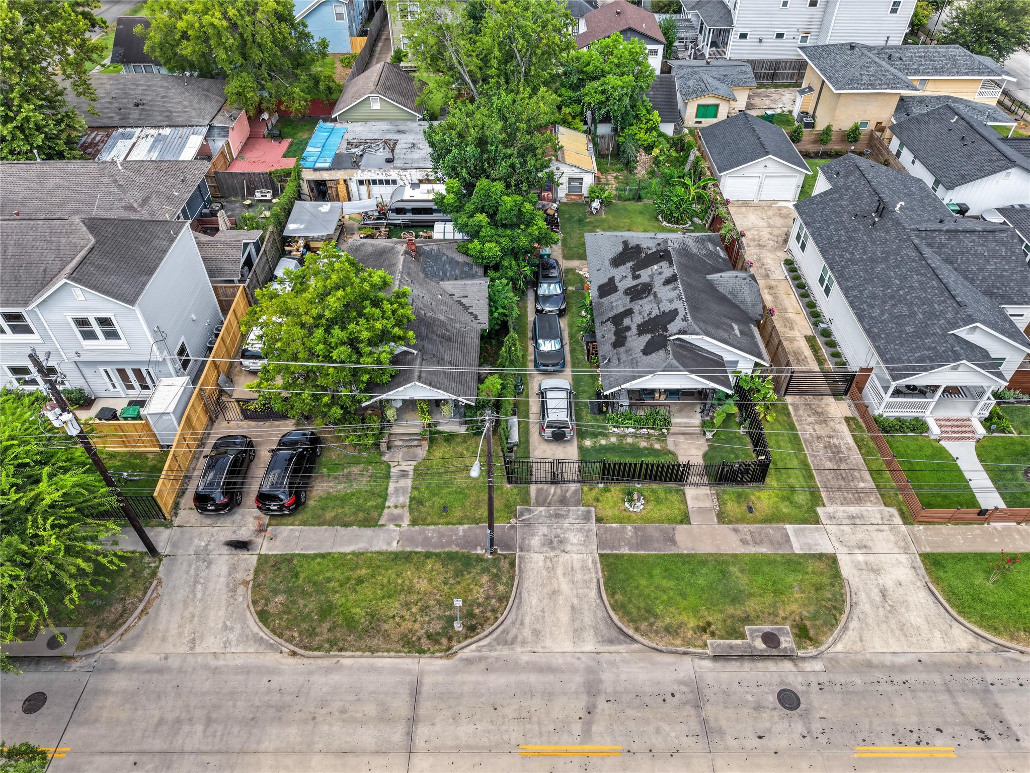 1811 and 1815 Studewood Street — photo