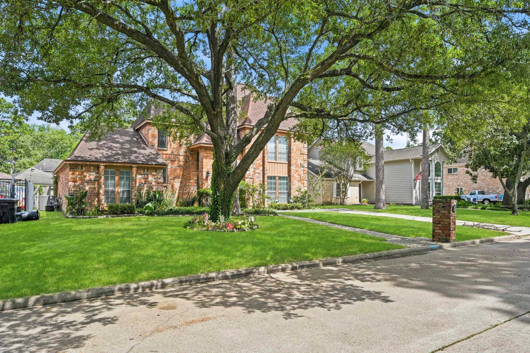 12447 Oak Park Drive — photo