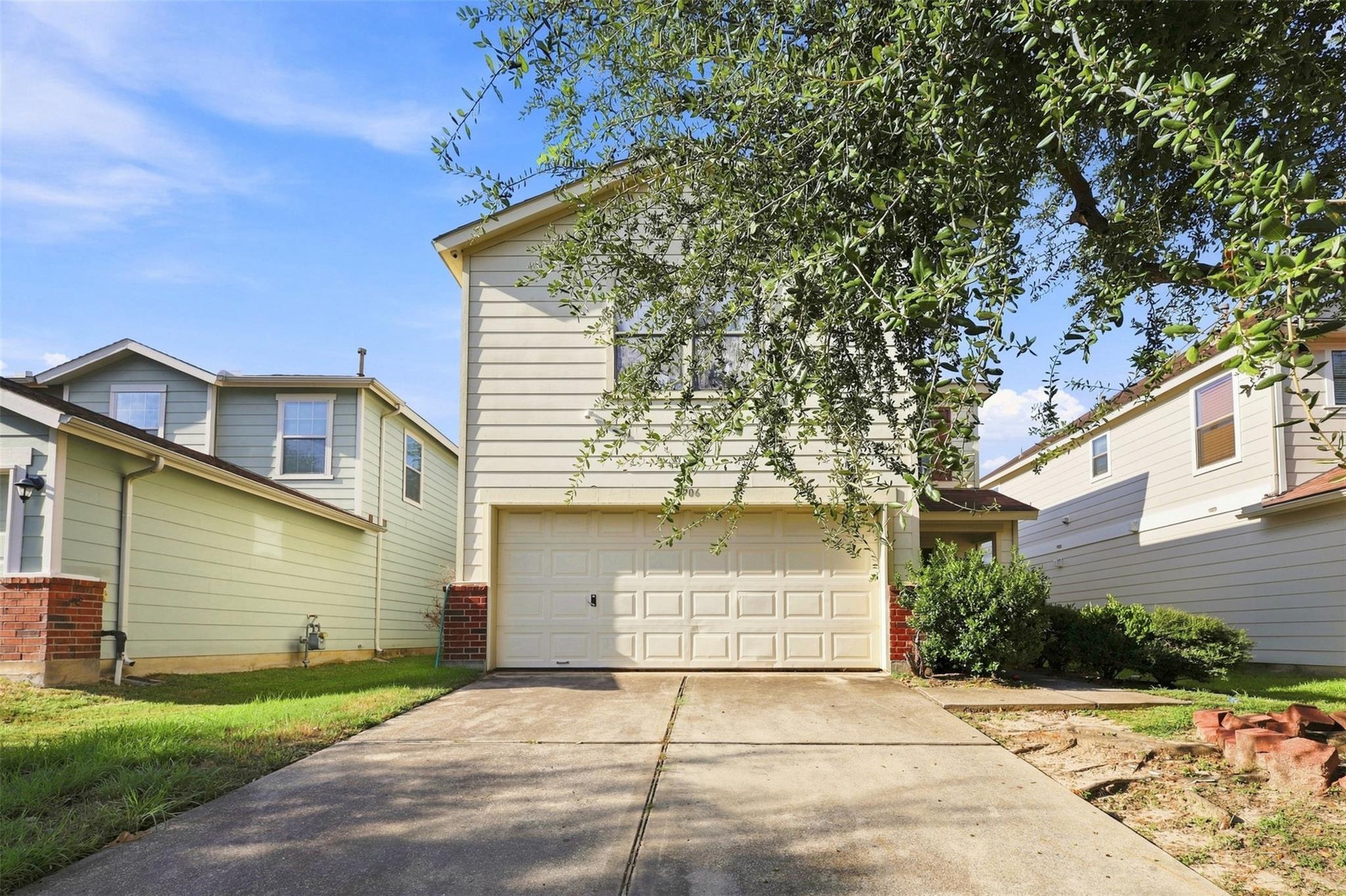 2906 Latch Lane — photo