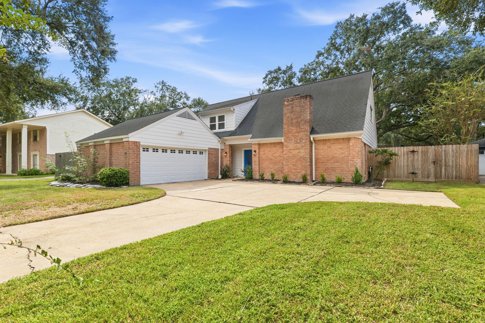 4411 Deerfield Village Drive — photo