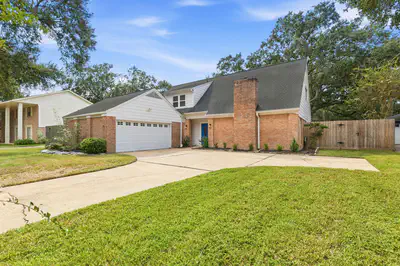 4411 Deerfield Village Drive — photo