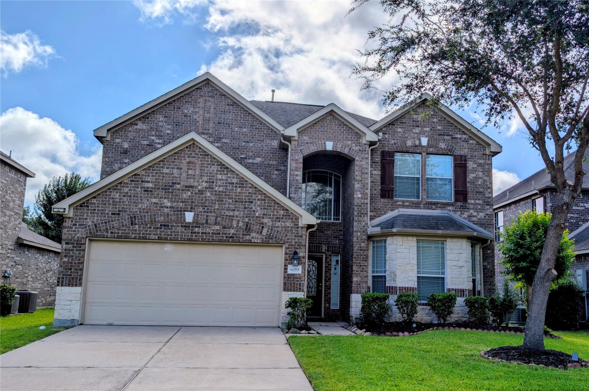 6019 Gracys Landing Lane — photo