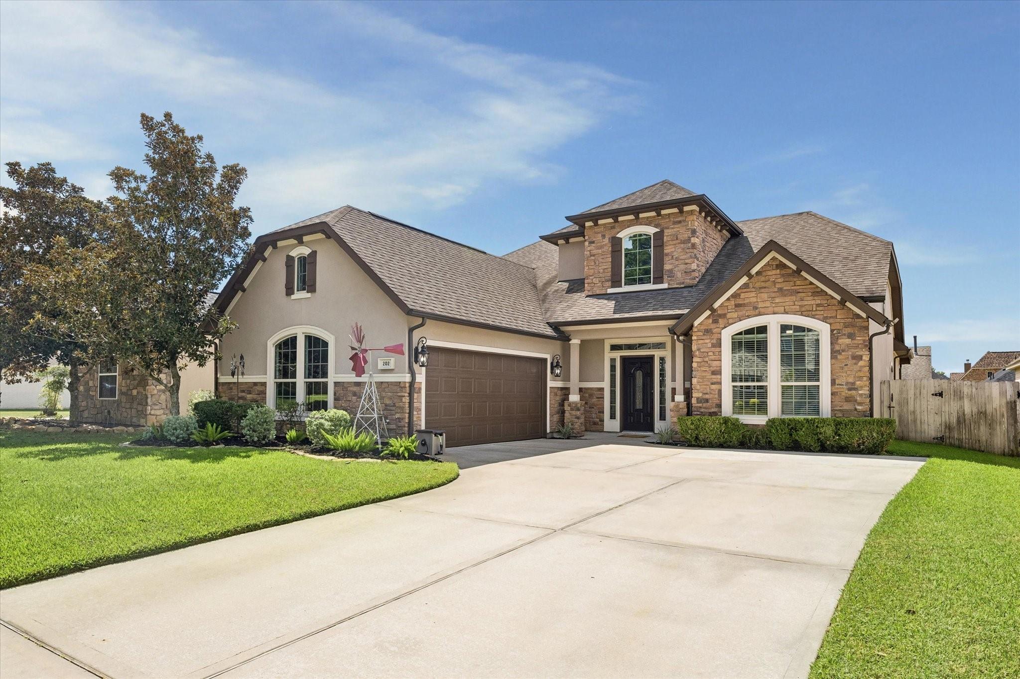 202 Wyndemere Drive — photo