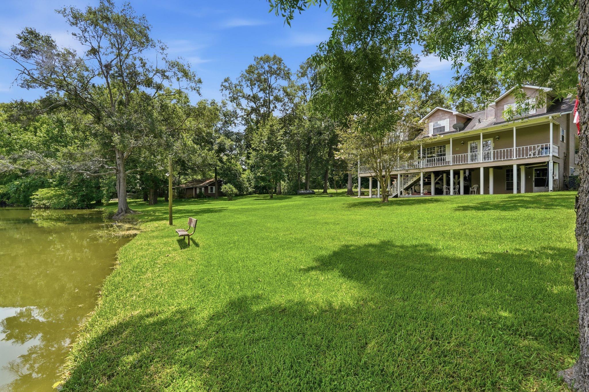 249 Lakeshore Drive — photo
