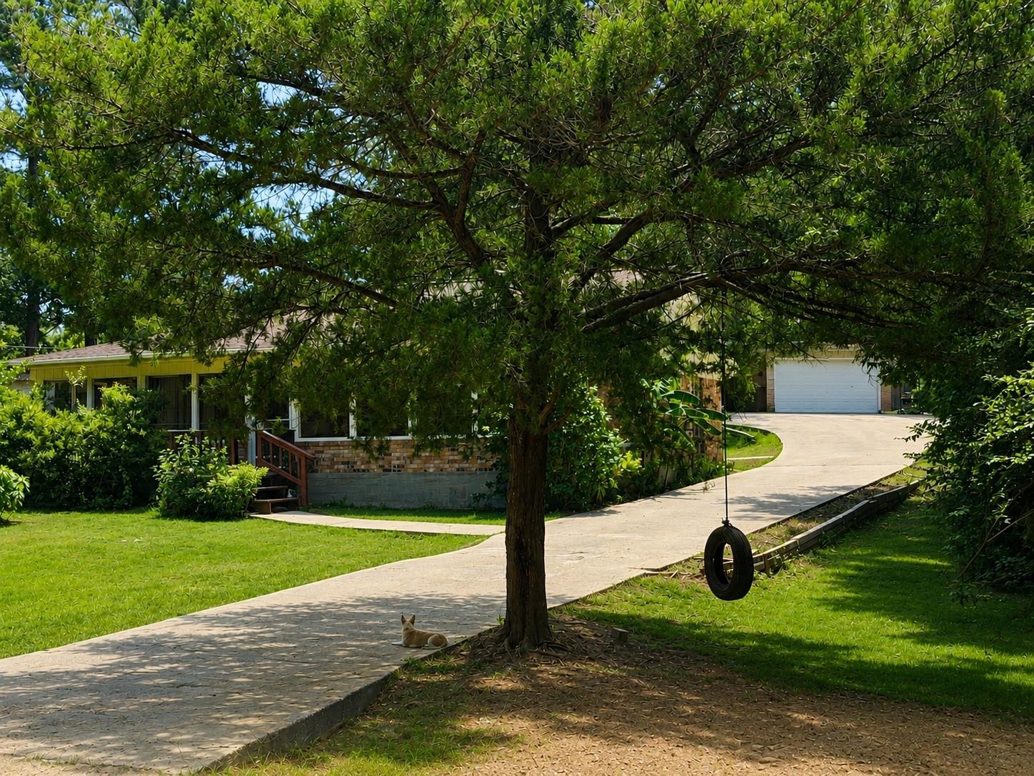210 Holly Lake W — photo