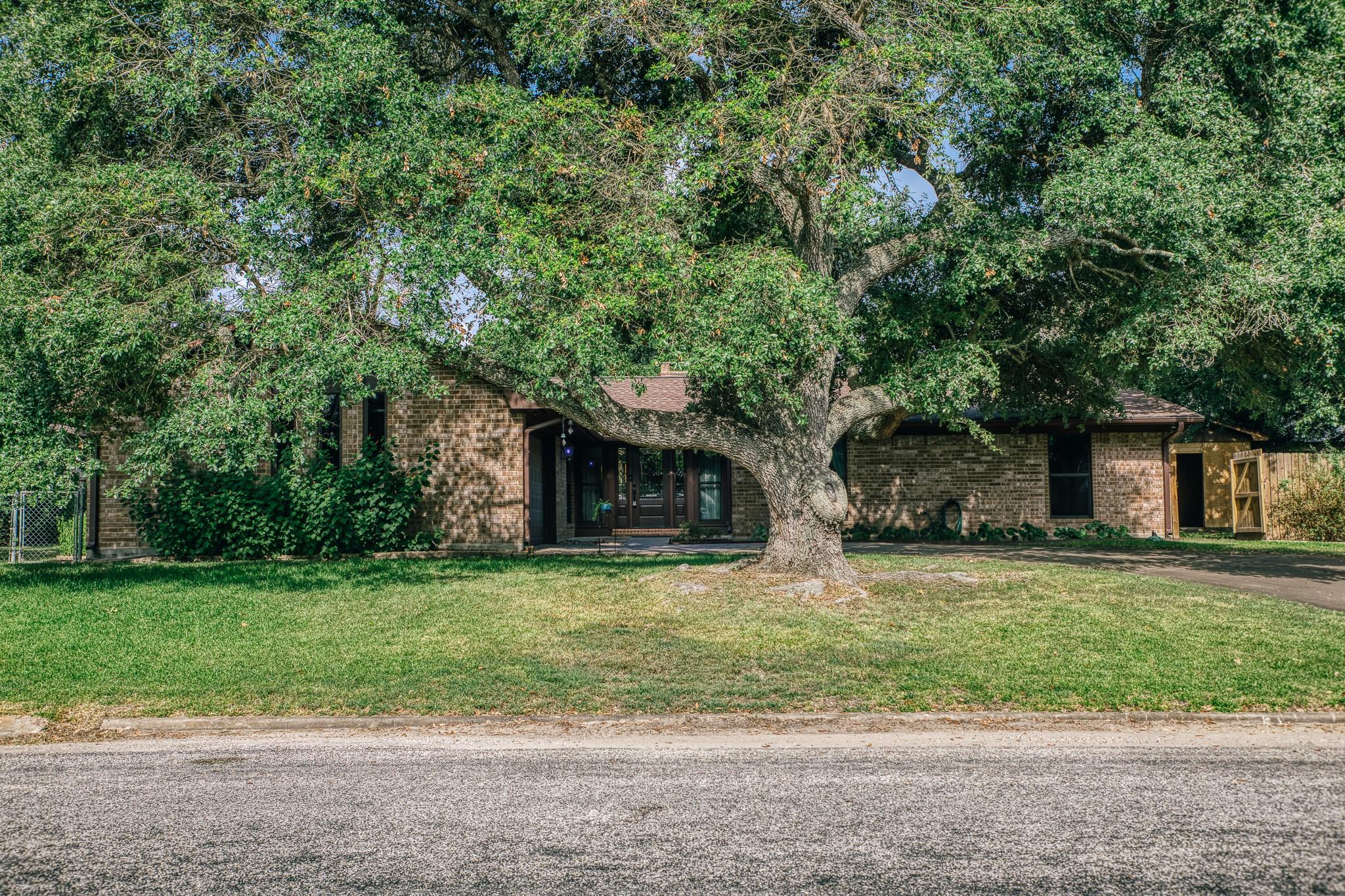 104 Machemehl Drive — photo