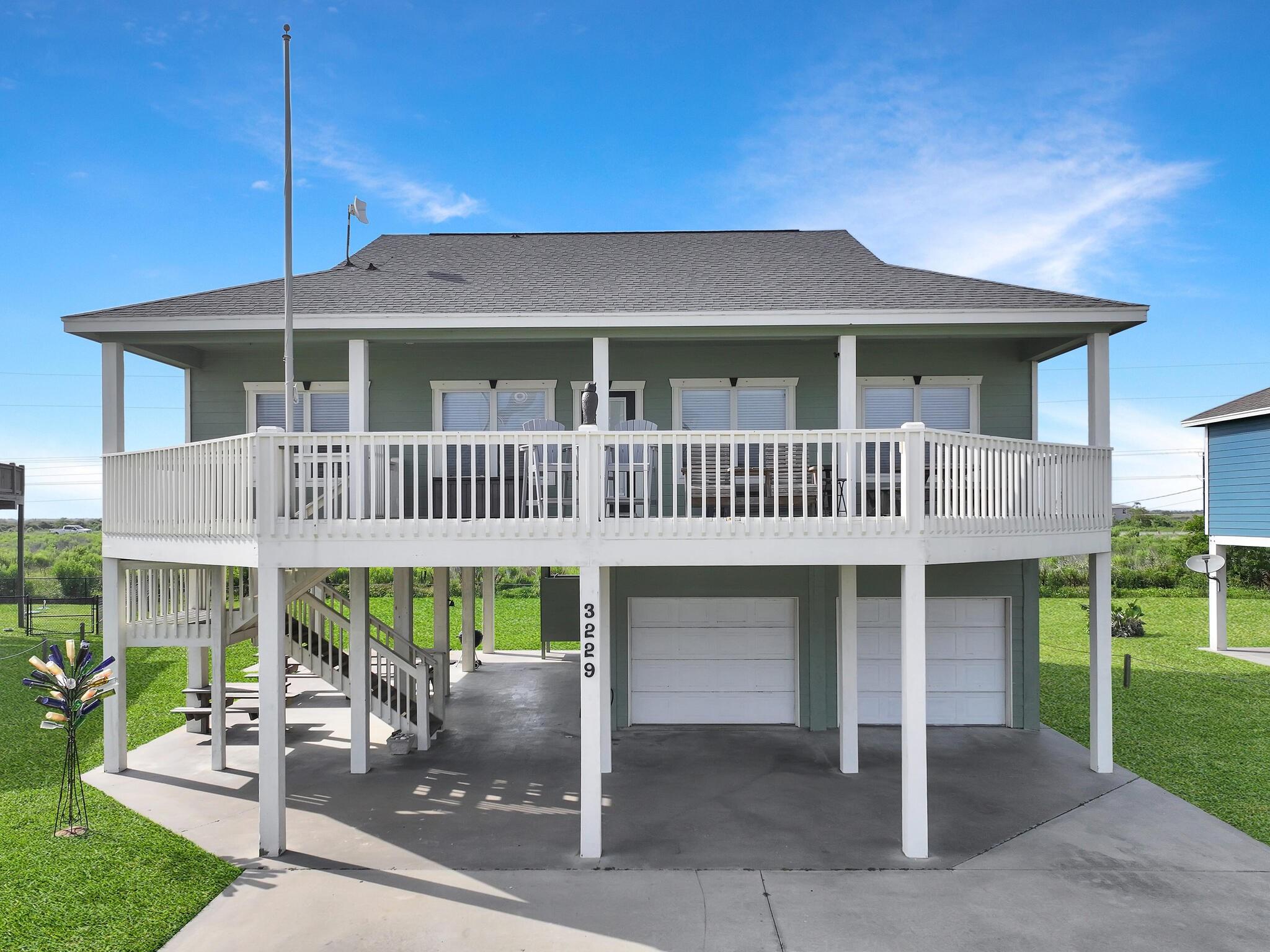 3229 Castle Drive — photo