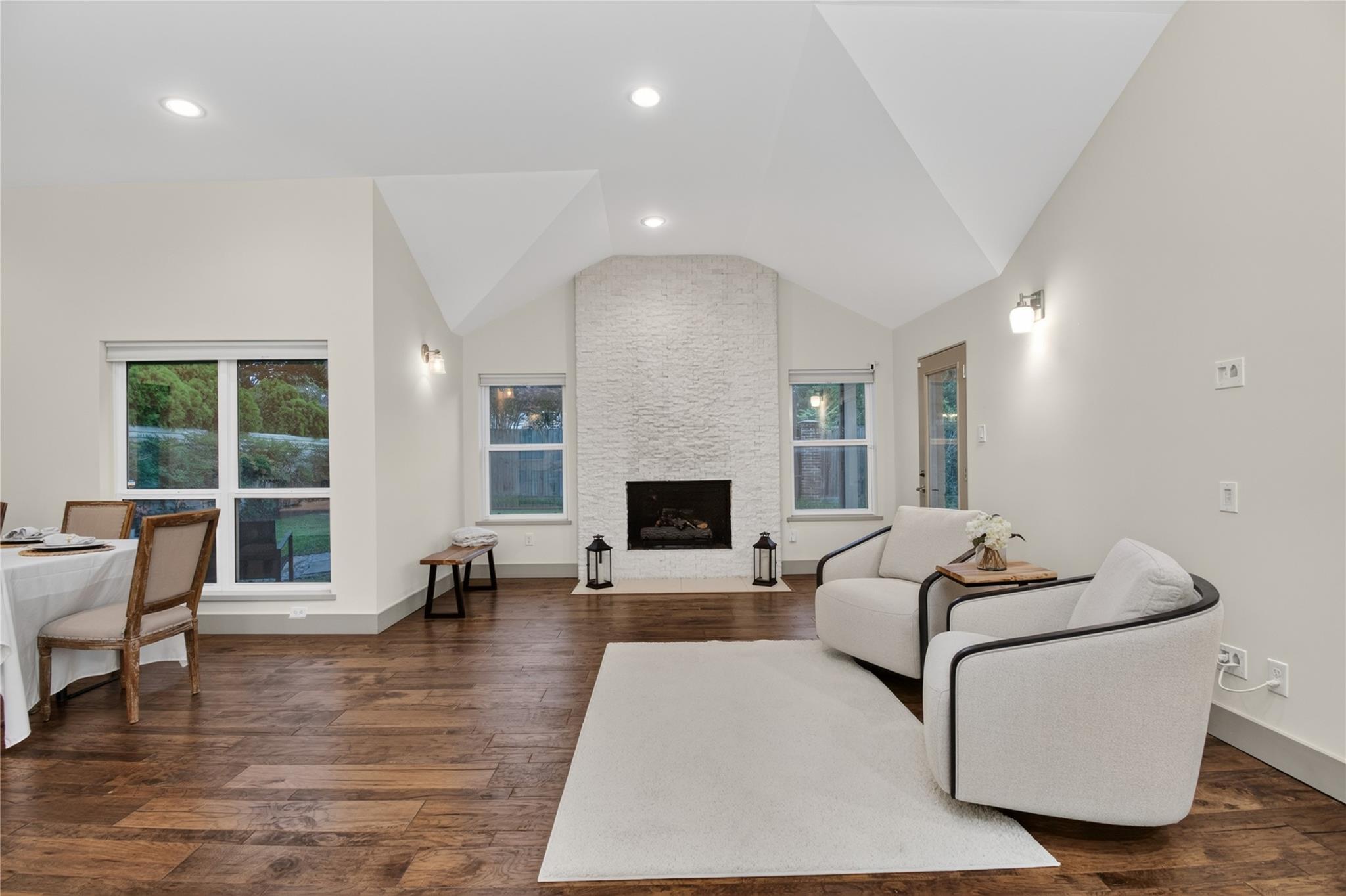 14603 Carolcrest Drive — photo